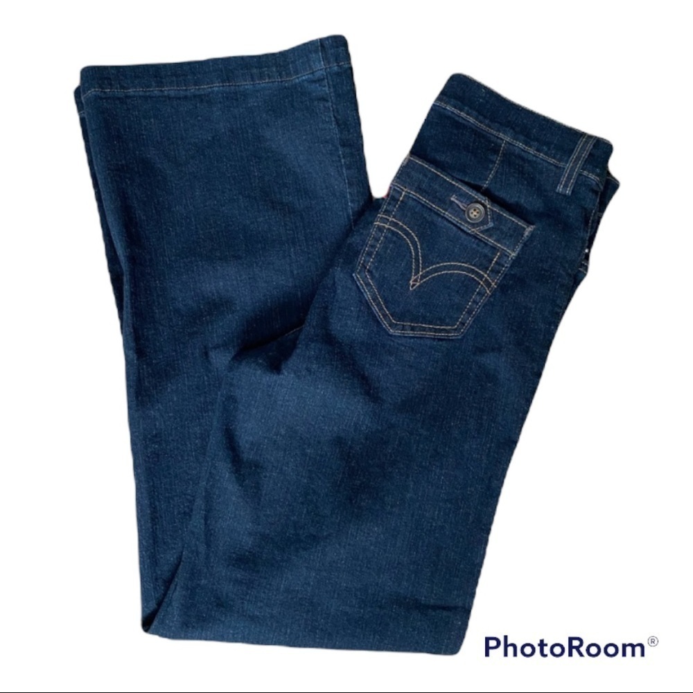 Levi flare Jeans perfectly slimming size 10m in excellent pre-owned cond…